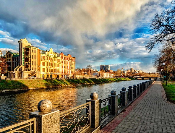 Чернівці-Харків